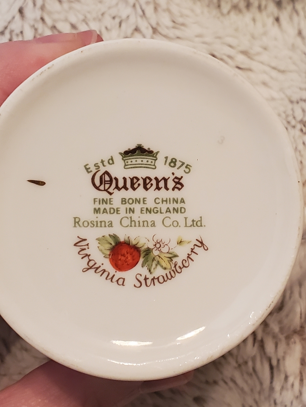 Vintage Rosina-QUEEN'S Fine Bone China VIRGINA STRAWBERRY Gold Trim FLAT MUG - Picture 6 of 8